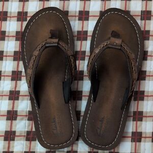 Clarks Brown Braided Leather Flip Sandals. Like New🌞
